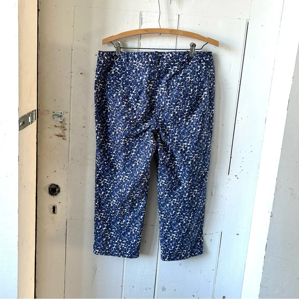 Talbot' Floral Signature Capris Pants - Picture 6 of 15